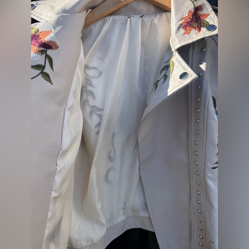 Boho Floral Embroidered Cream Biker Jacket Silver Studded Faux Leather  Size S - Picture 15 of 15